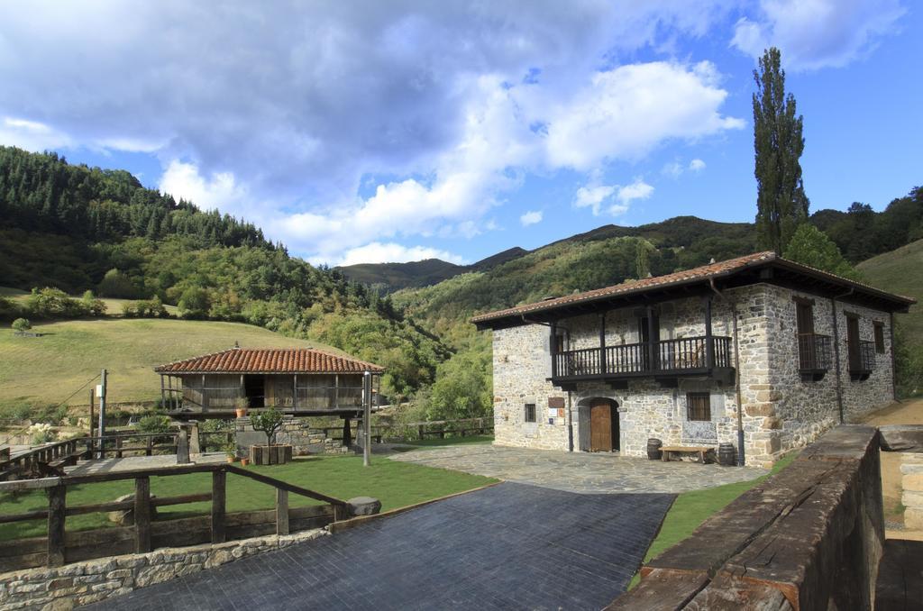 Casona De El Castaniu Hotell Serrapio Exteriör bild