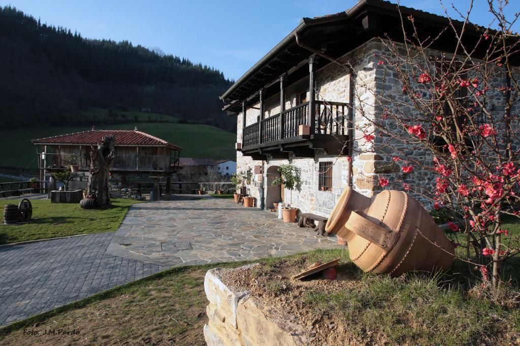 Casona De El Castaniu Hotell Serrapio Exteriör bild