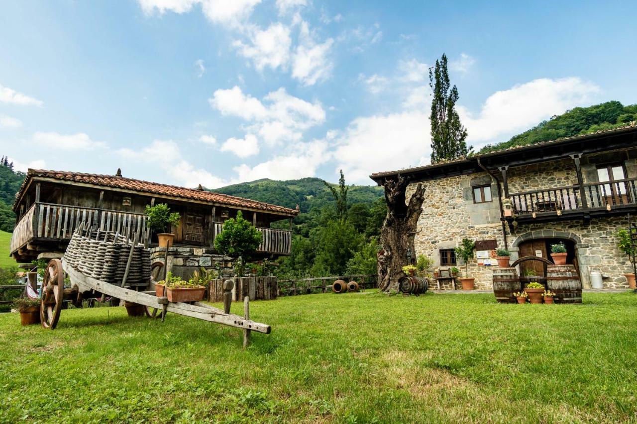Casona De El Castaniu Hotell Serrapio Exteriör bild